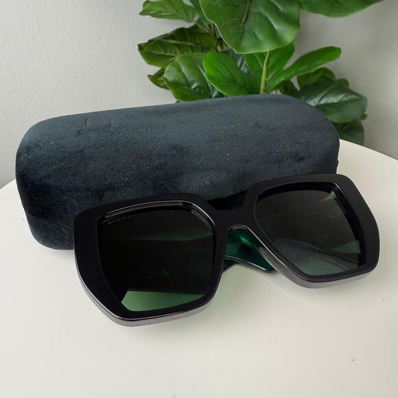 Gucci Eyewear Double G Oversized-frame Sunglasses - Picture 3 of 3